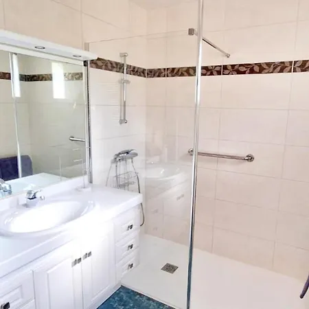 בית נופש Les Glycines - Maison Avec Bel Exterieur *