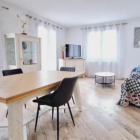 Les Glycines - Maison Avec Bel Exterieur